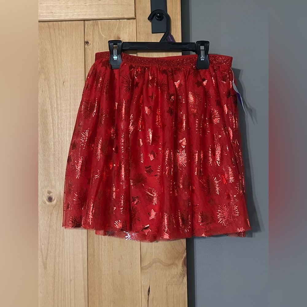 Red Star Patterned Skirt Girl’s Size XXL 18
